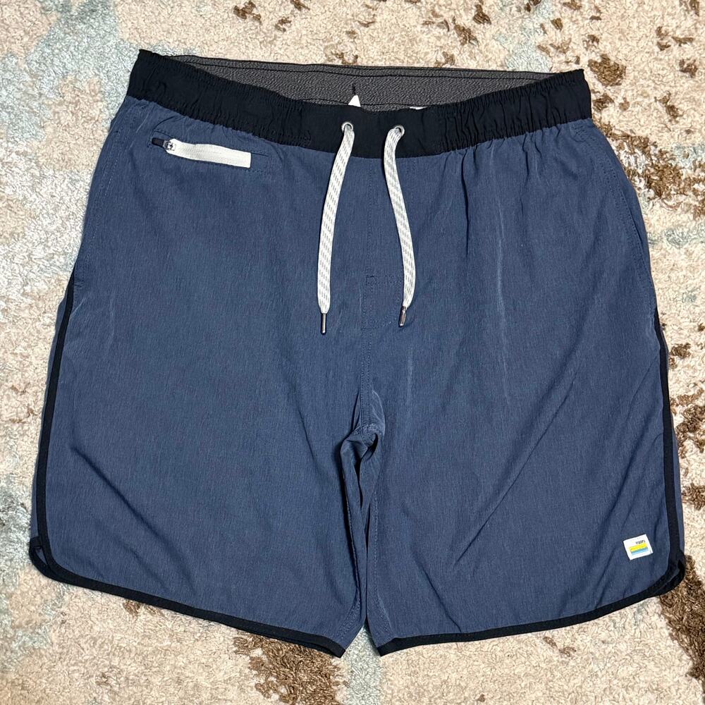 Vuori Mens Athletic Shorts Size Large Blue/Black Drawstring 7" Inseam